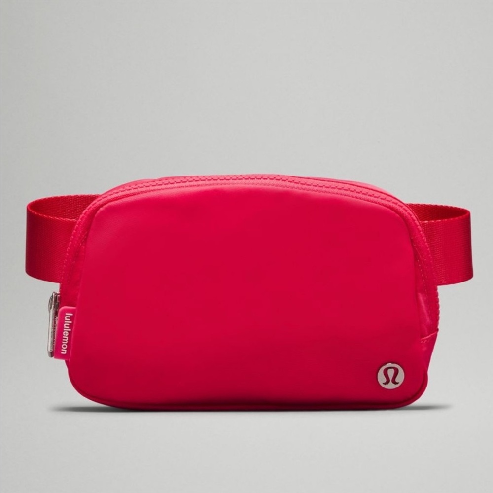 NWT‼️ Lululemon Belt Bag in LipGloss
